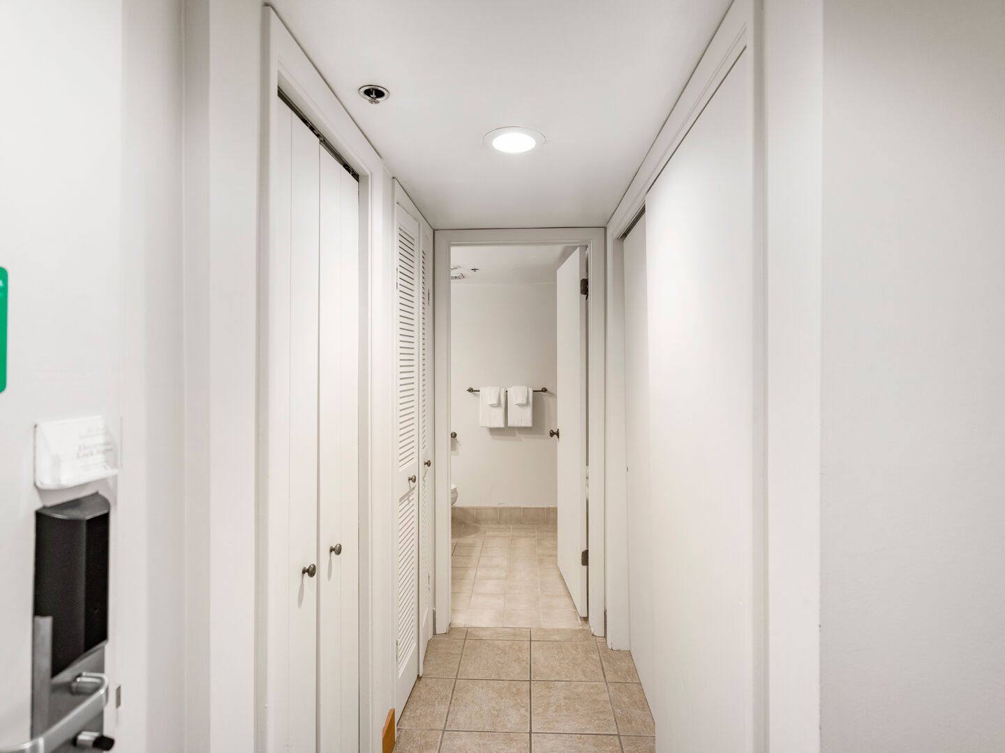 Hallway / Closet