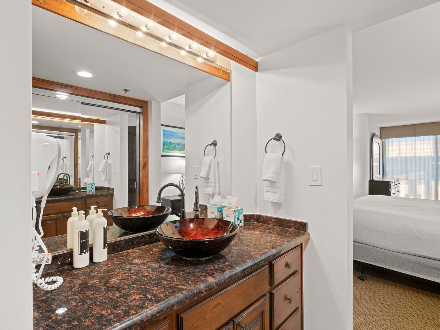 En Suite Bathroom / Primary Bedroom