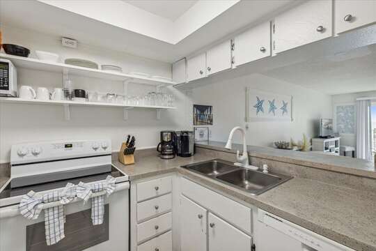 Fully equipped kitchen with every modern convienence