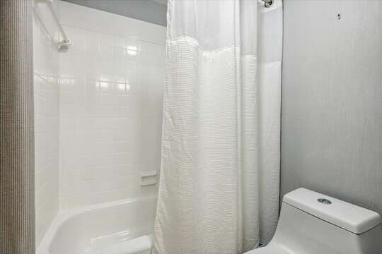 Upstairs bathroom with shower/tub combo