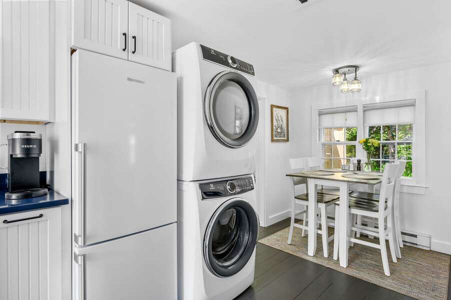 Convenient laundry blends with the kitchen appliances - 79 West Road Orleans - Bed Splash and Beyond - NEVR