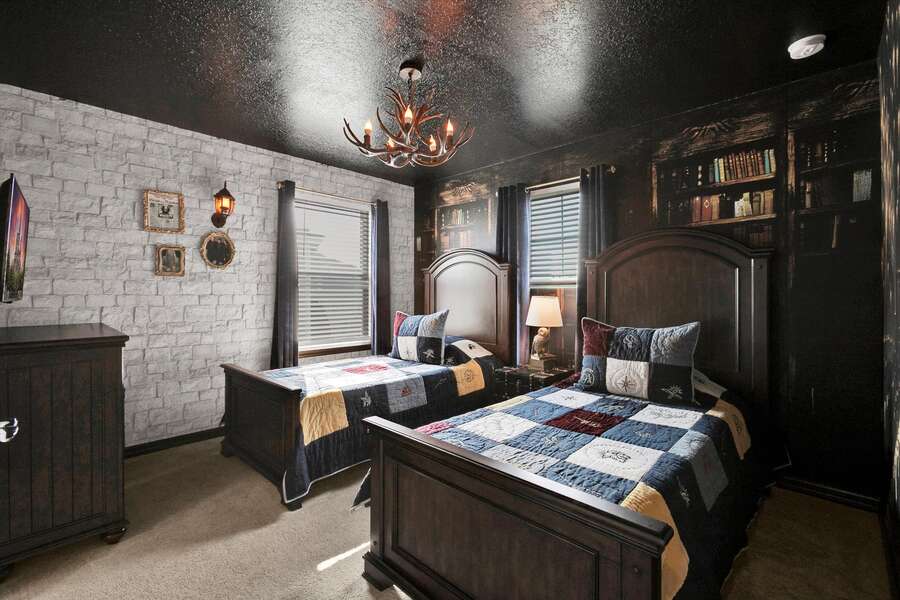 Two Twins Suite Bedroom 4 Upstairs
Attached Bathroom
Harry Potter Theme