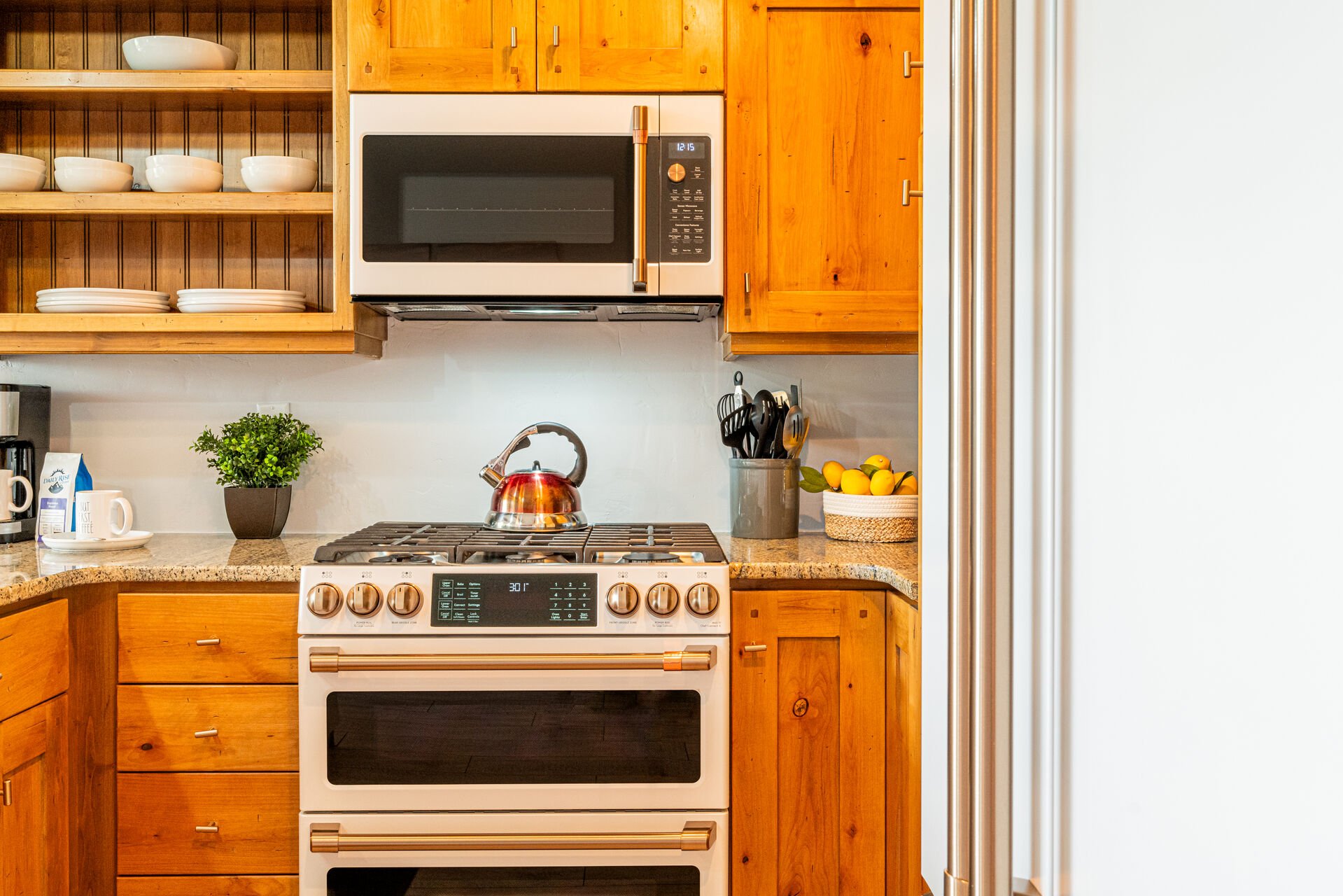 Enjoy baking with a double oven