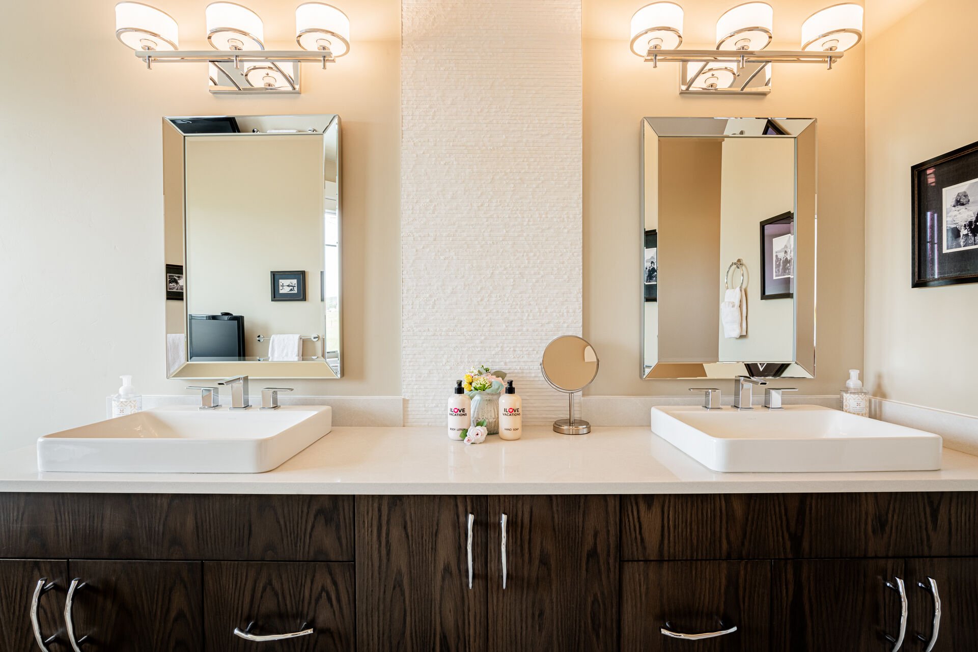 Dual sink vanity