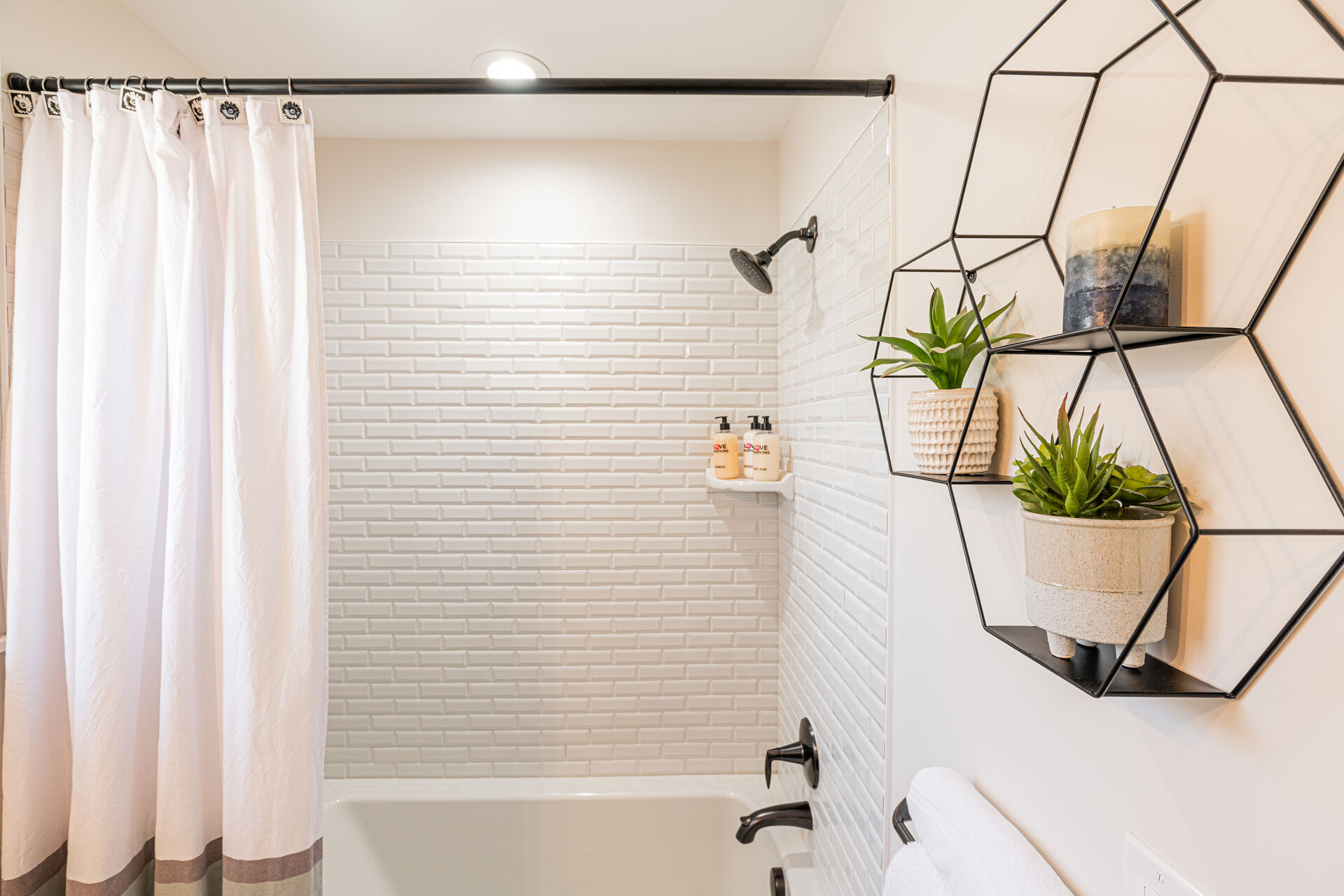 Tiled tub/shower combination
