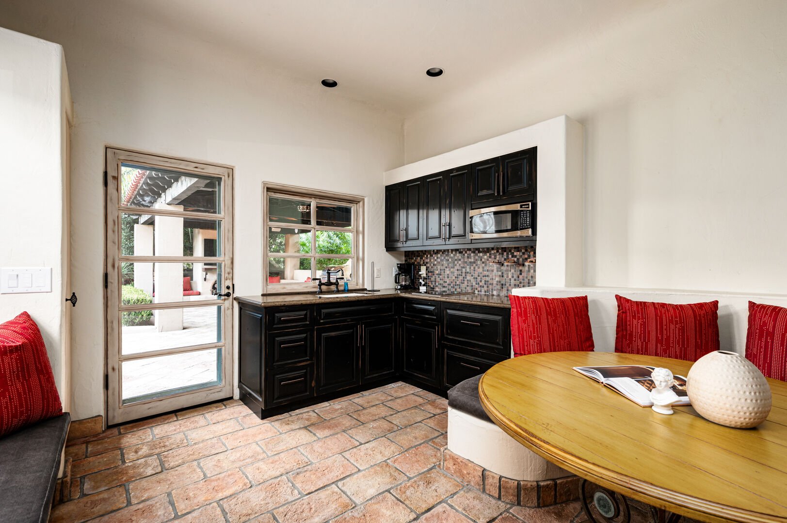 A mini kitchen available in the casita with a breakfast nook.