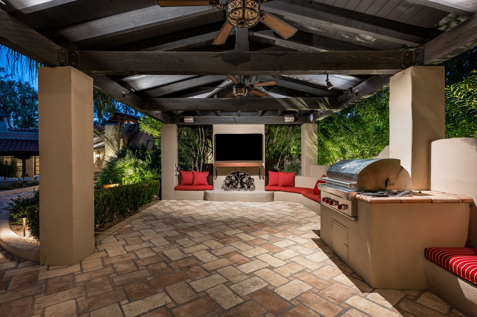 BBQ space by the casita