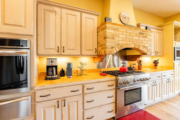 Fully Equipped Kitchen Area with High End Stainless Steel Appliances