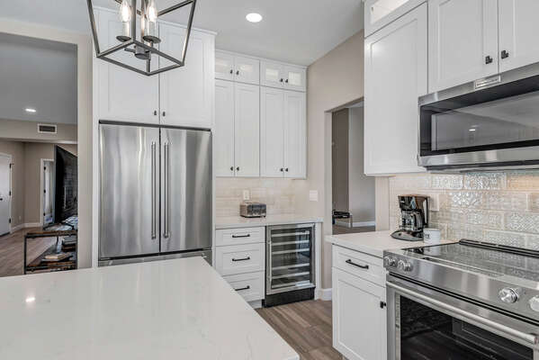 Full Equipped Kitchen with Stainless Steel Appliances