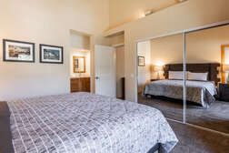 Master Bedroom, California King Bed, Flatscreen TV