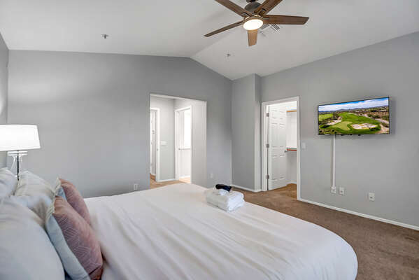 Master Bedroom (Upper Level) with King Bed, Smart TV and Seating Area