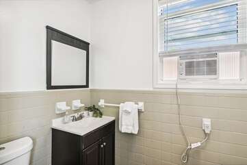 Bathroom attached to Queen Bedroom #2, Shower Tub Combo
