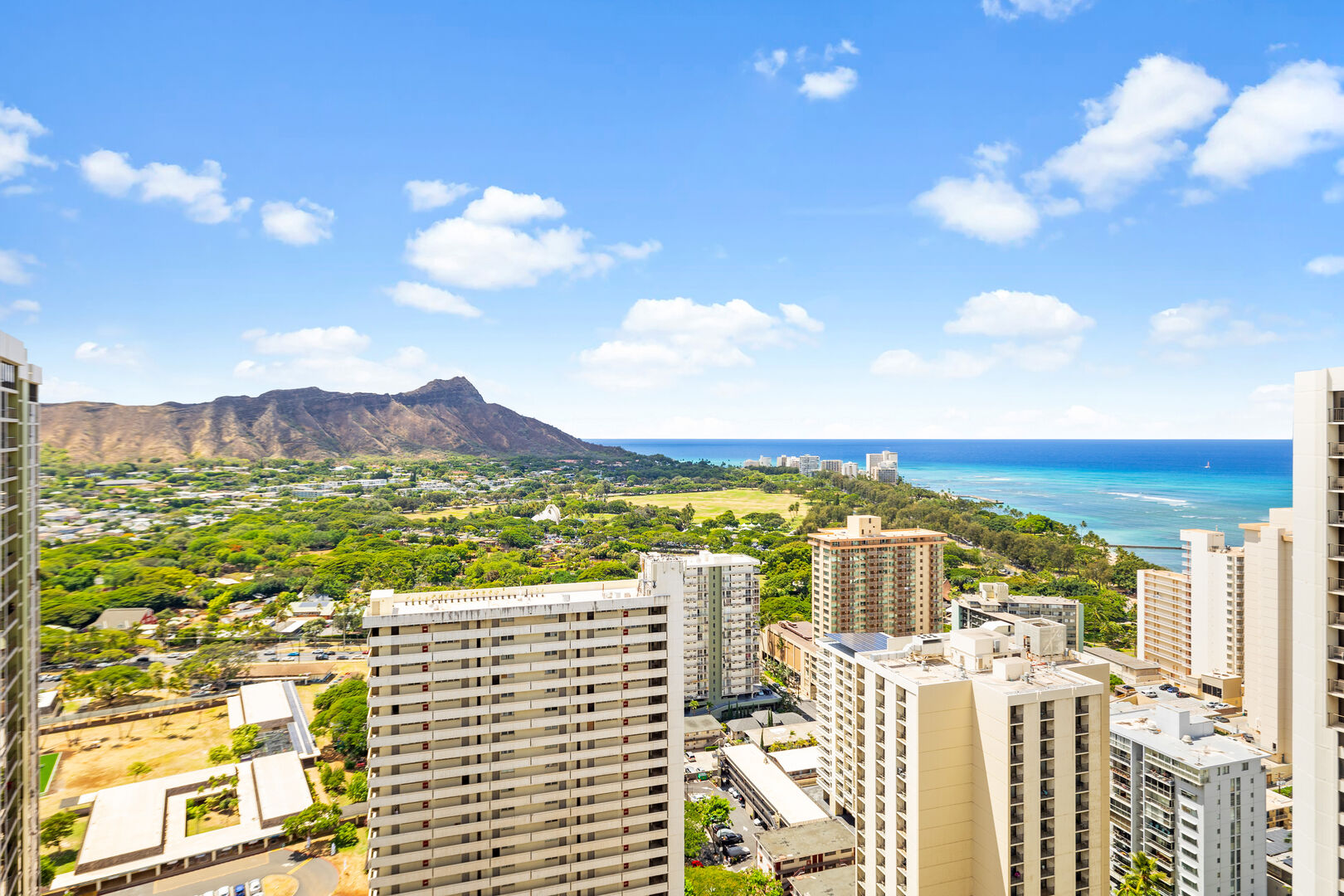 Breathtaking Diamond head and ocean views from your private lanai!