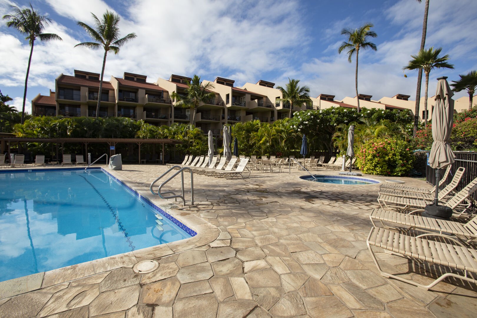 Have a dip in the large swimming pool and in the Family spa!