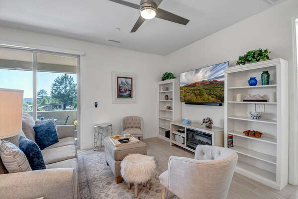 Casita Living Room with Smart TV