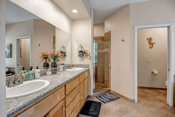 Master En Suite Bathroom with Dual Sinks, Shower and Separate Tub