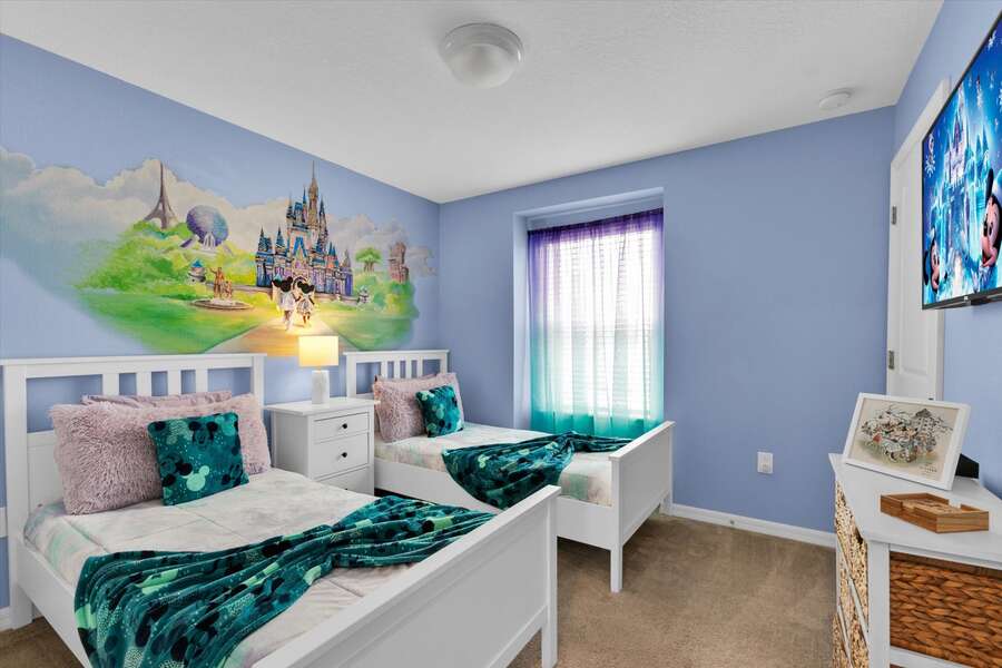 Two Twins Bedroom 4 Upstairs
Minnie/Mickey