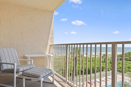 Relish the ocean view from the balcony while sipping on a delightful cup of coffee.