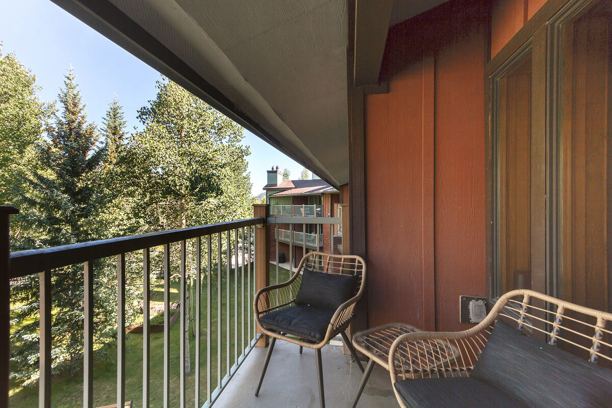 Balcony views from the unit, with seating, can be enjoyed any season of the year due to Colorado's spectacular sunshine!