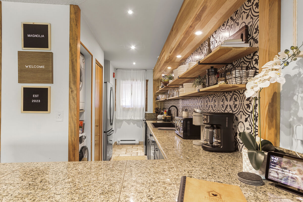 Fully Appointed Kitchen: The kitchen is fully appointed with spices, cooking oil, vinegar, butter, and more, making every meal a gourmet experience  ️