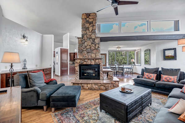 High Ceilings and Natural Lighting- in West Sedona!