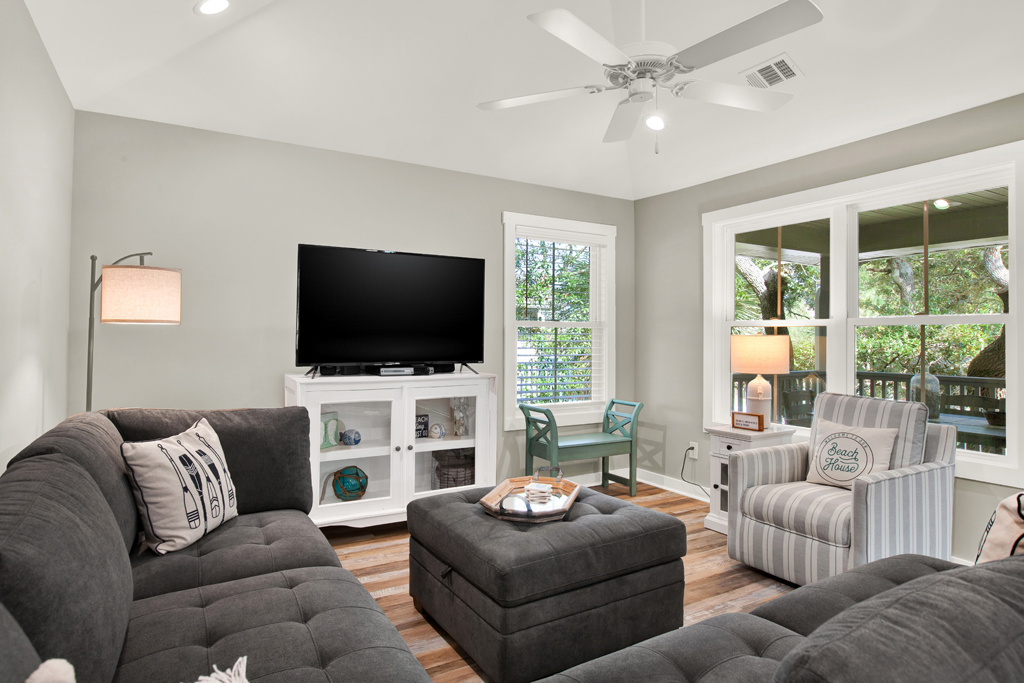 Dream of Vacation at Tybee on My Mind, Heated Pool Access, Walk to Restaurants, Shopping & More!