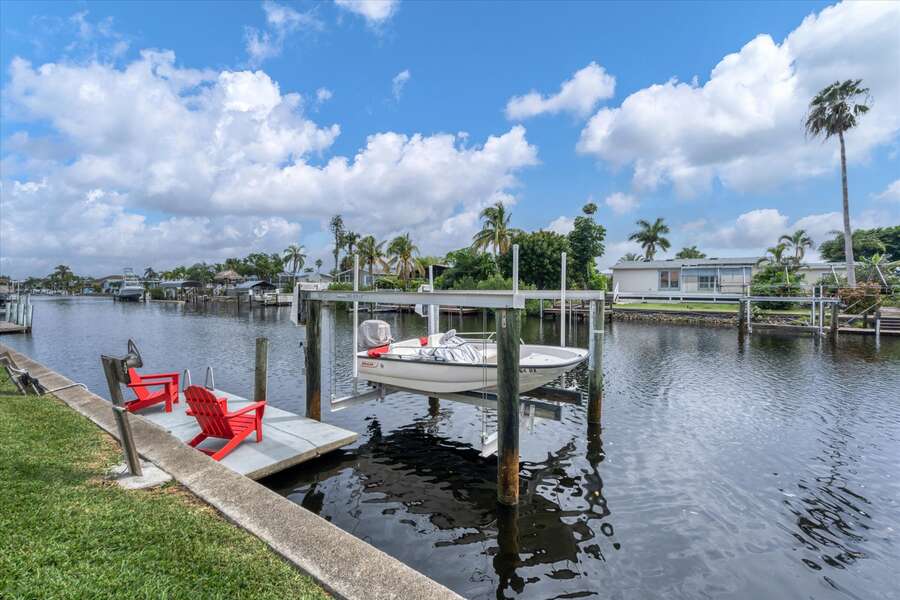 Don't forget your boat.
Boat lift available 
Dock size: 15' x 7'