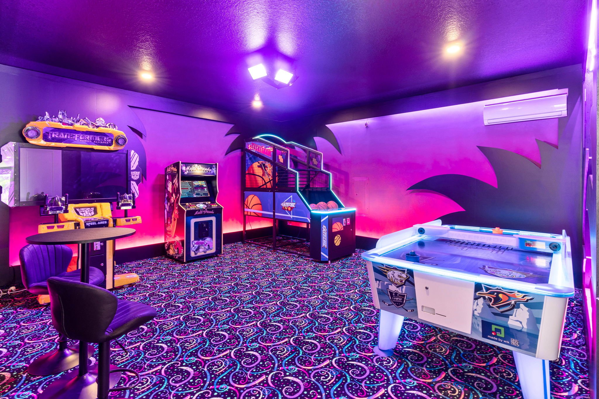 [amenities:game-room:2] Game Room
