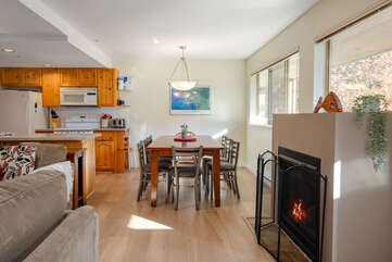 Open plan living / dining with fully equipped kitchen