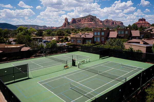 Two Tennis Courts and Four Pickleball Courts!