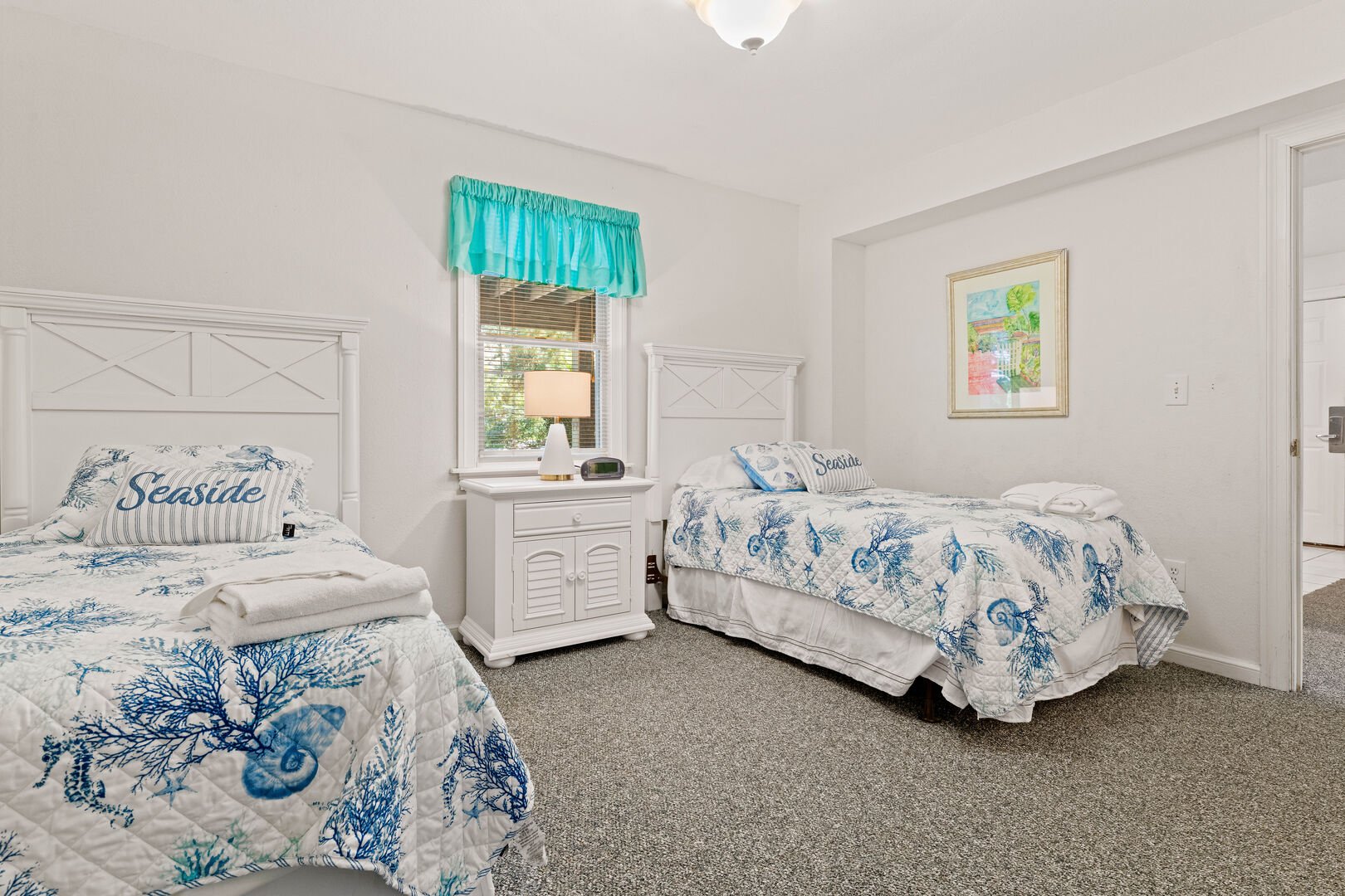 2 Twin Beds Jr. Master Suite - Ground Level