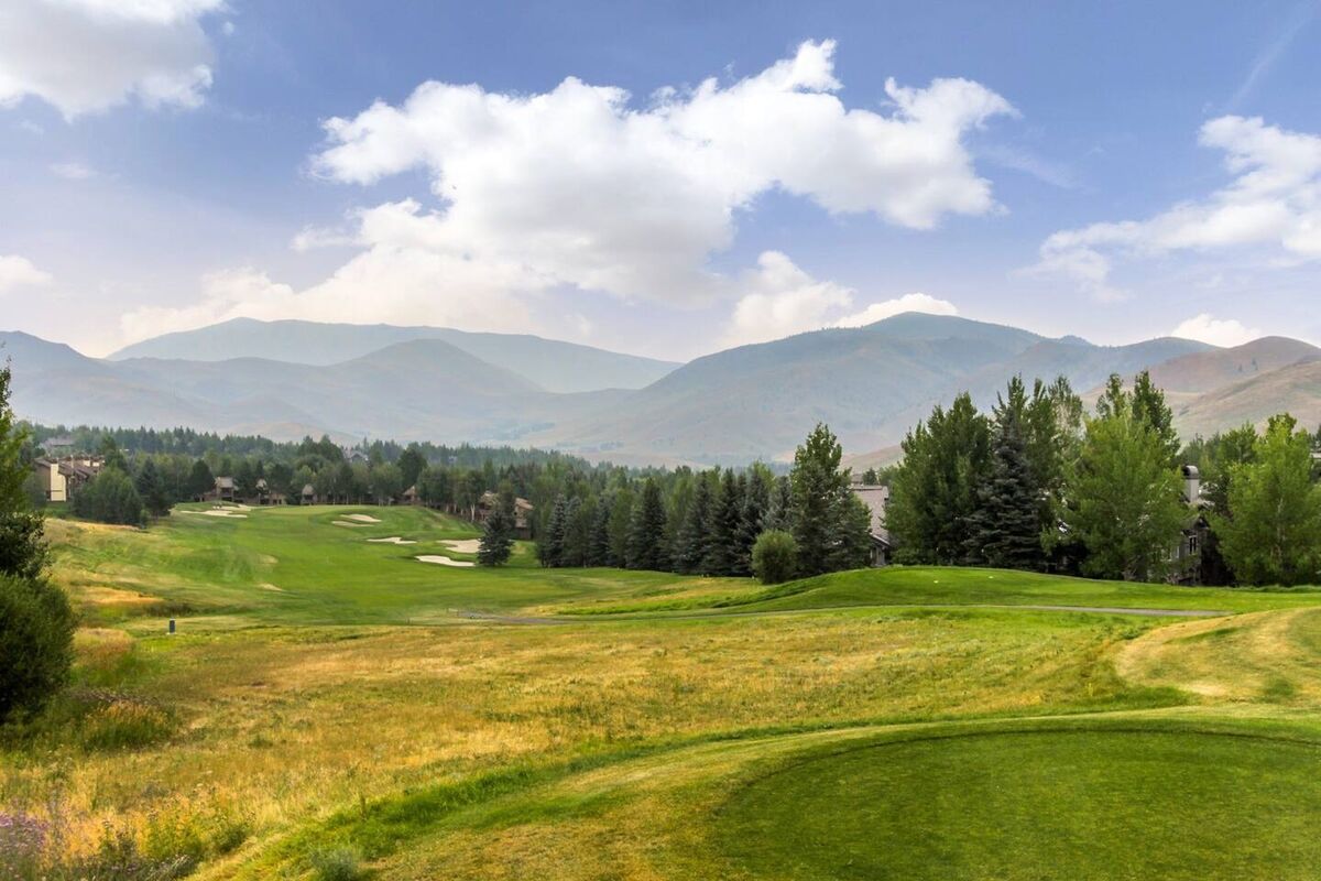 Discounted rates for Elkhorn Resort Golf Club