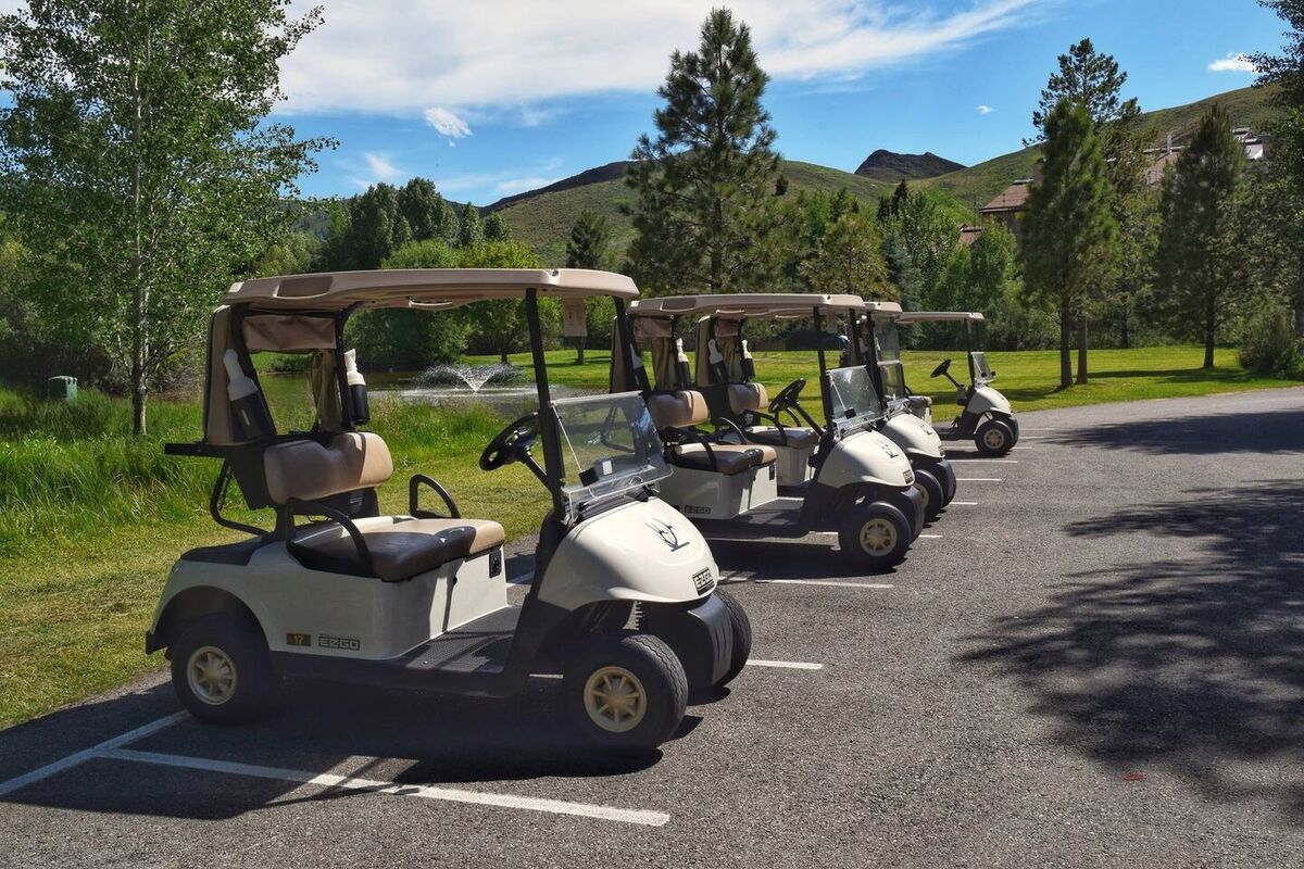 Discounted rates for Elkhorn Resort Golf Club