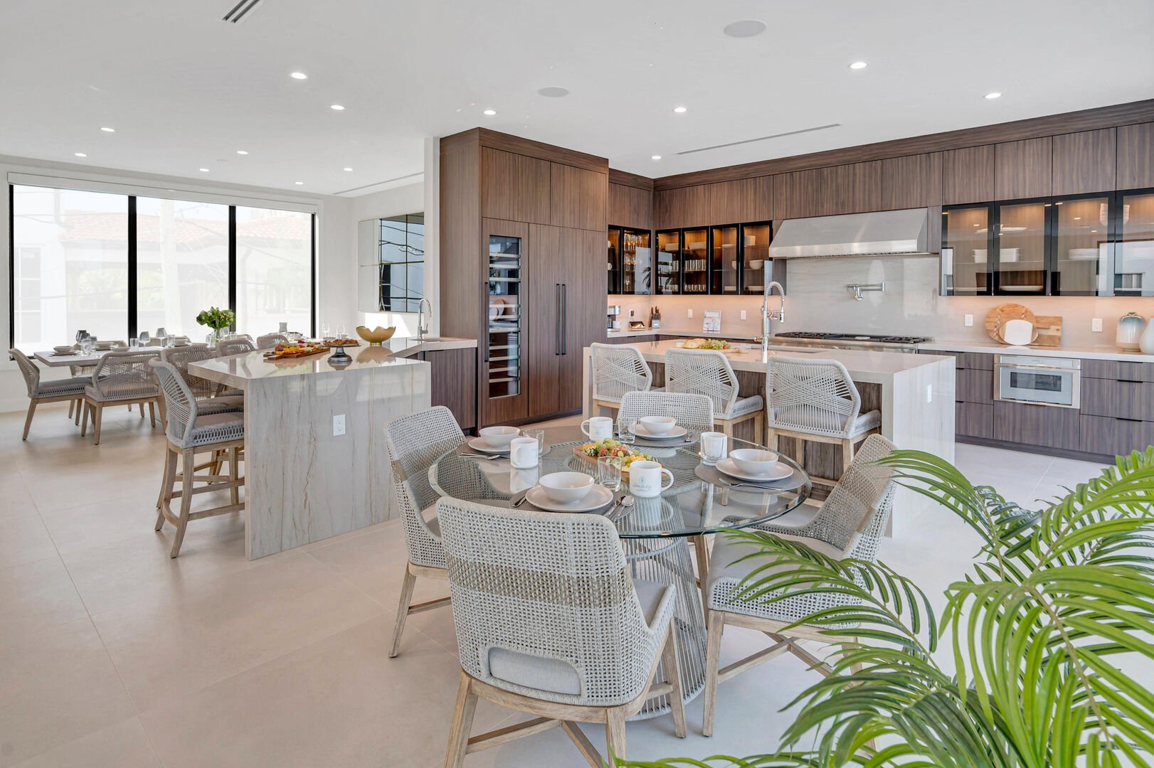 Chef's kitchen, a wet bar and breakfast nook featuring Ocean Views.