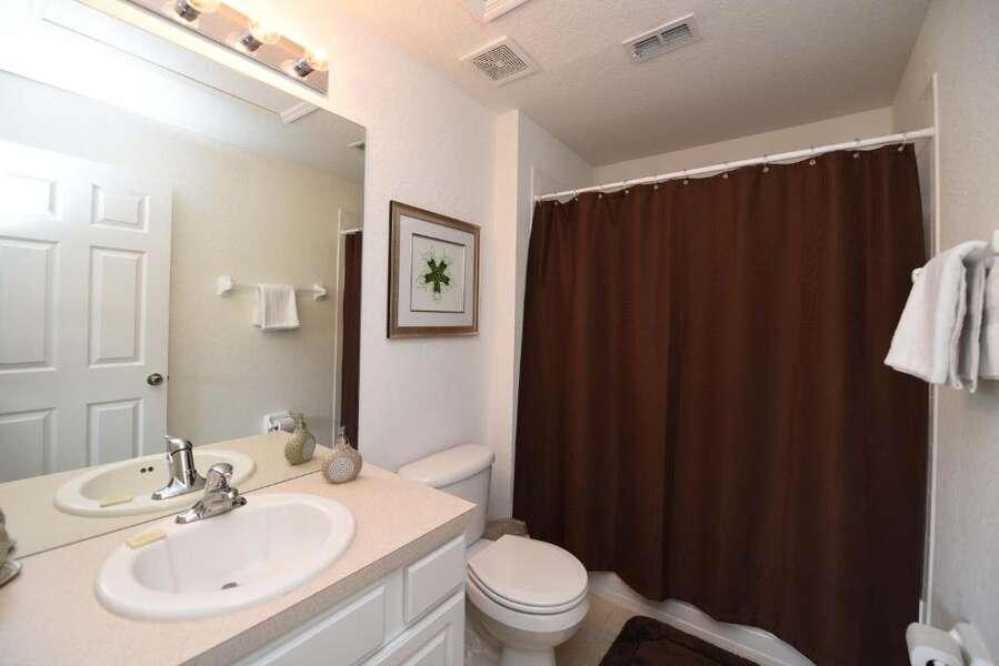 Two Twins Suite Bathroom 2,Upstairs
Tub/Shower Combo