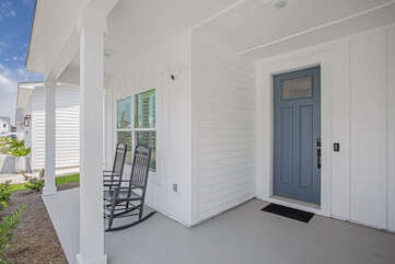 Sit on the porch with a cold drink and enjoy the Florida breeze!