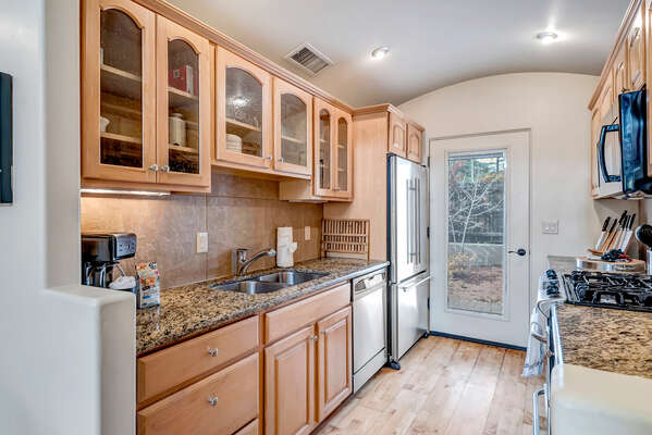 Fully Equipped Kitchen with Stainless Steel Appliances