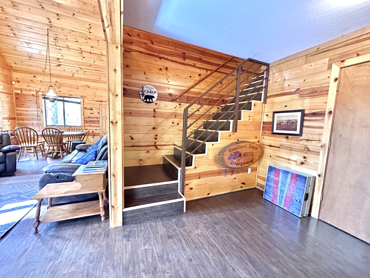 Lookout Lane offers vaulted ceilings with natural pine throughout the home!