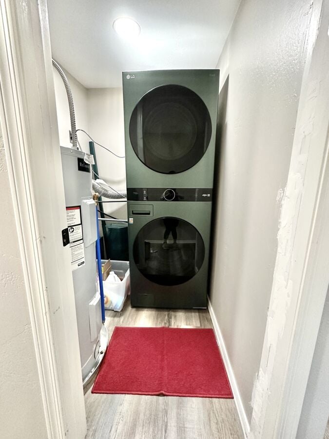 Full washer/dryer for guest use