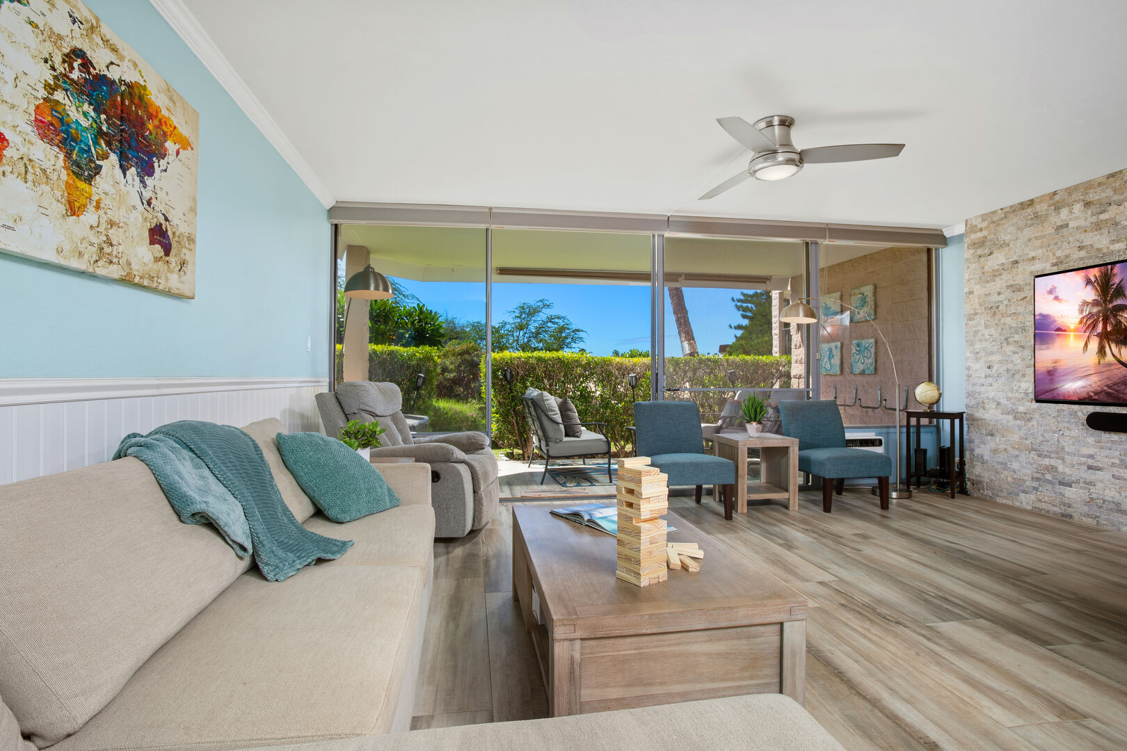 Beautifully remodeled condo in the heart of Kihei!