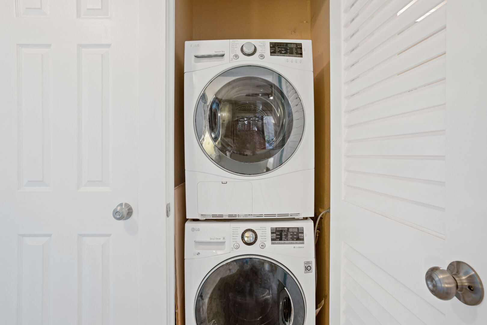 In-unit washer and dryer for your convenience!