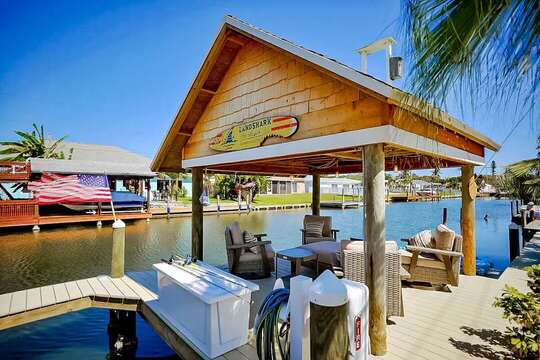 Seating area on the canal! Sea dolphins and manatees right from your backyard!