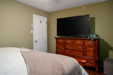 King Bedroom W/ Smart TV