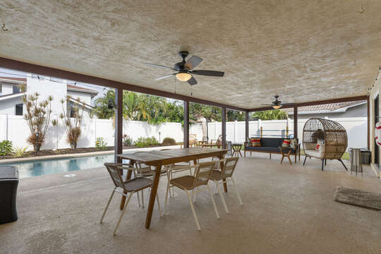 Pool and Covered Patio/Entertaining area! Grill out for the family with the Big Green Egg