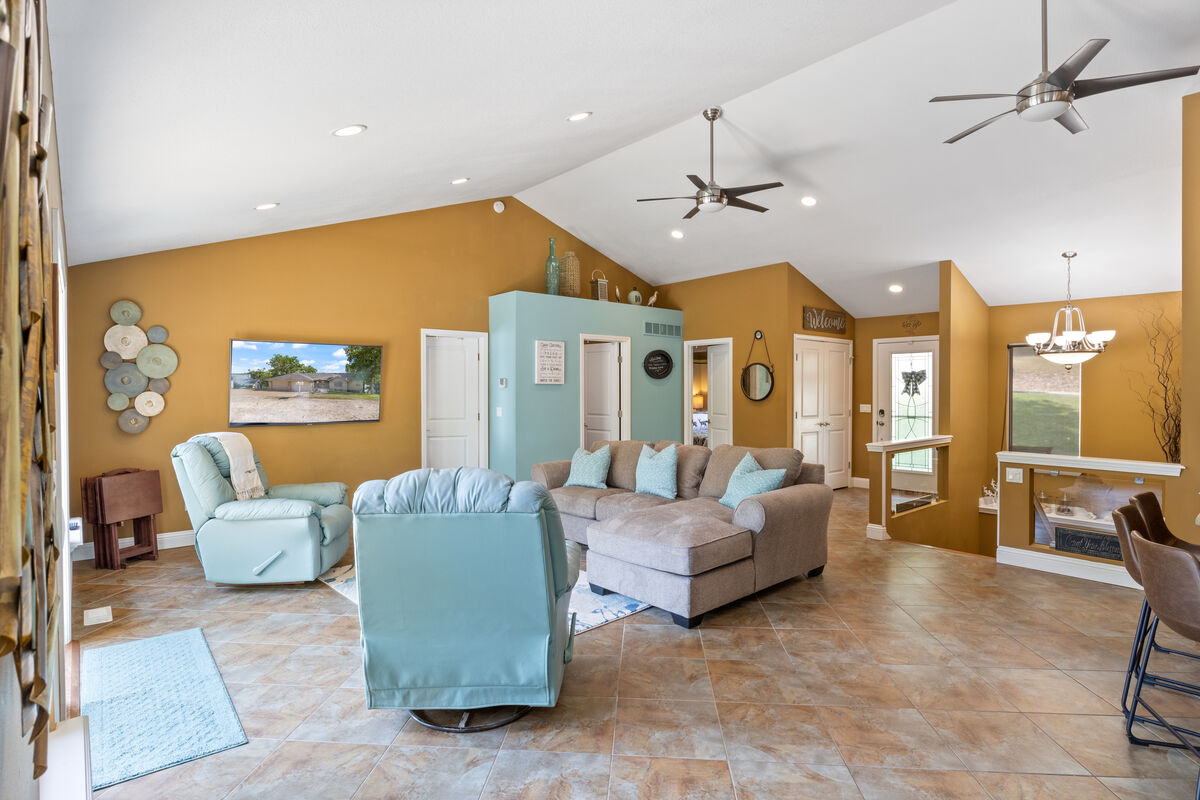 Enjoy the great space this living room, perfect for socializing and relaxation.