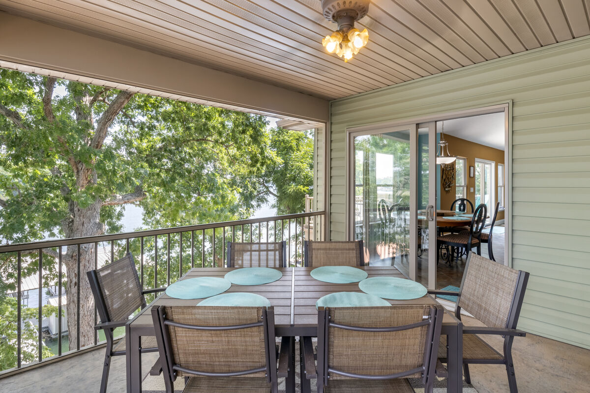 Extend you meals in with just a few steps to the outdoor dining.