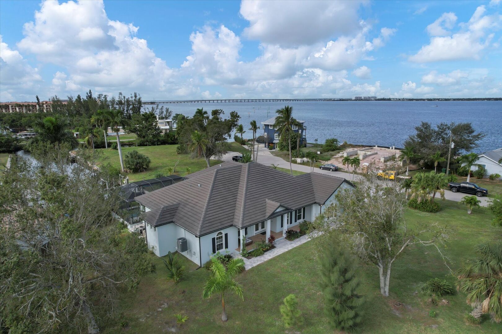 Stay in this beautiful Punta Gorda canal home with private pool on a quiest col-de-sac.