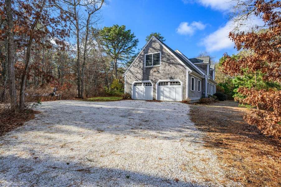 Everyone has space to park in the driveway - 195 Long Pond Drive Harwich - Cape Cod - Cape Time - NEVR