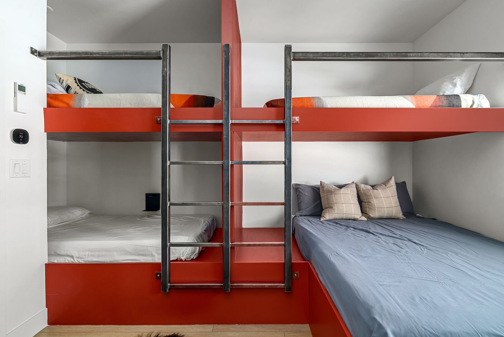 Bunk Room with 3 Twin Beds and a Queen Bed - Sleeps 5!
