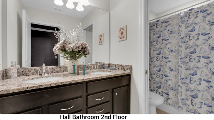 Hall Bathroom 5
Upstairs
Tub/Shower Combo
